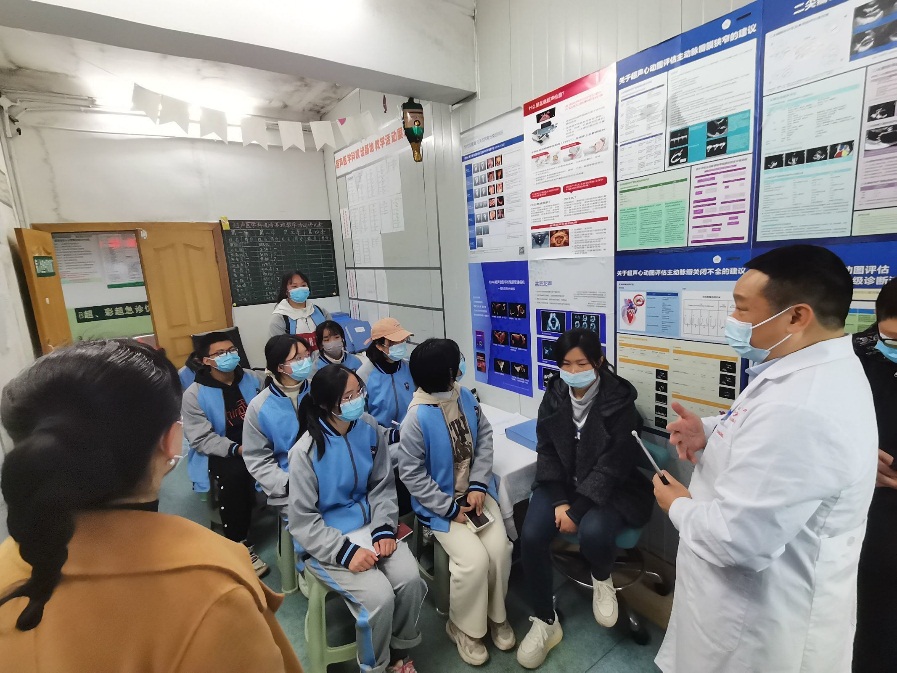 实践出真知，历练促成长 ——宜宾市四中高一学生职业体验活动
