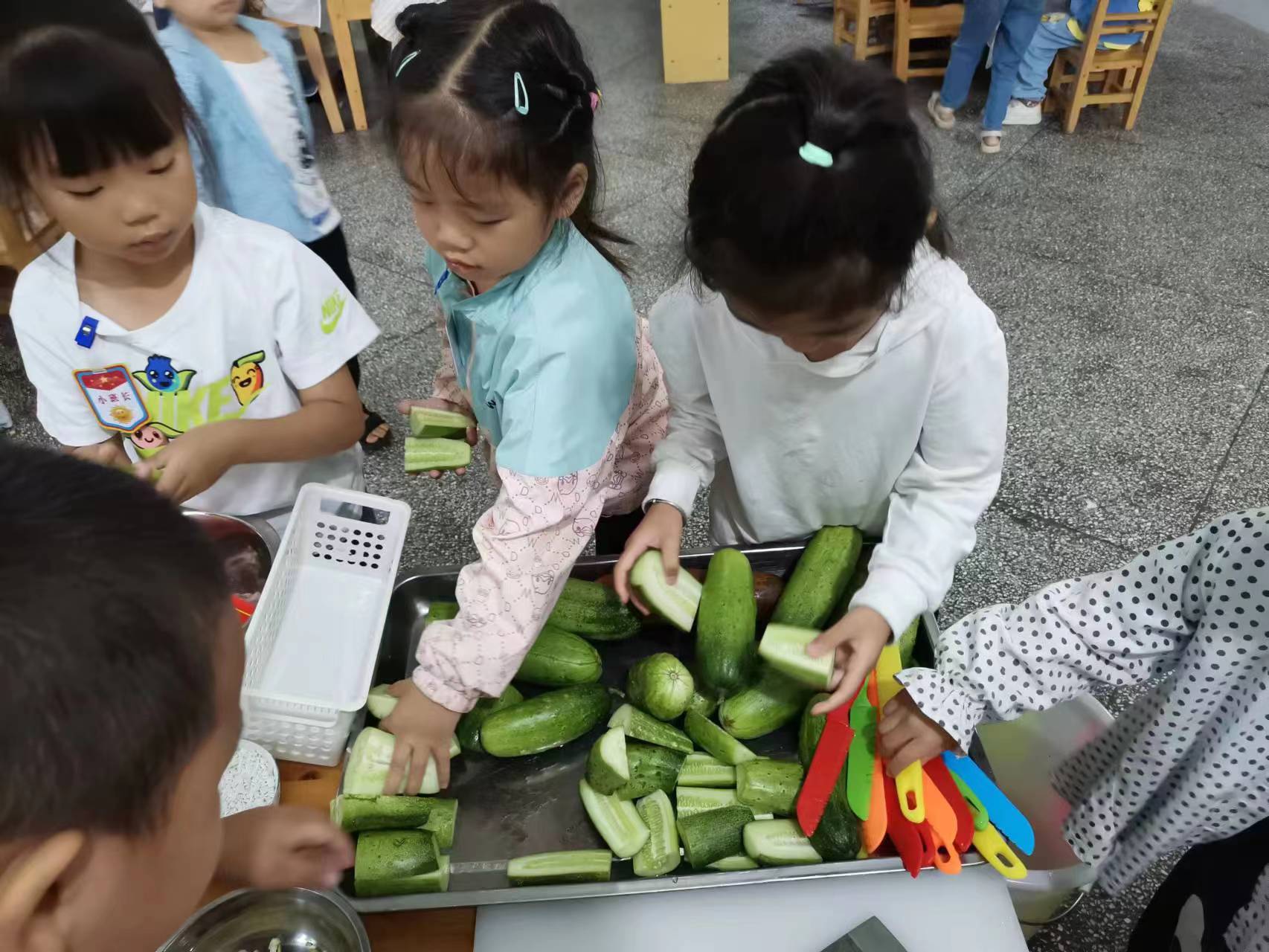 手脑齐动  探索新品美食