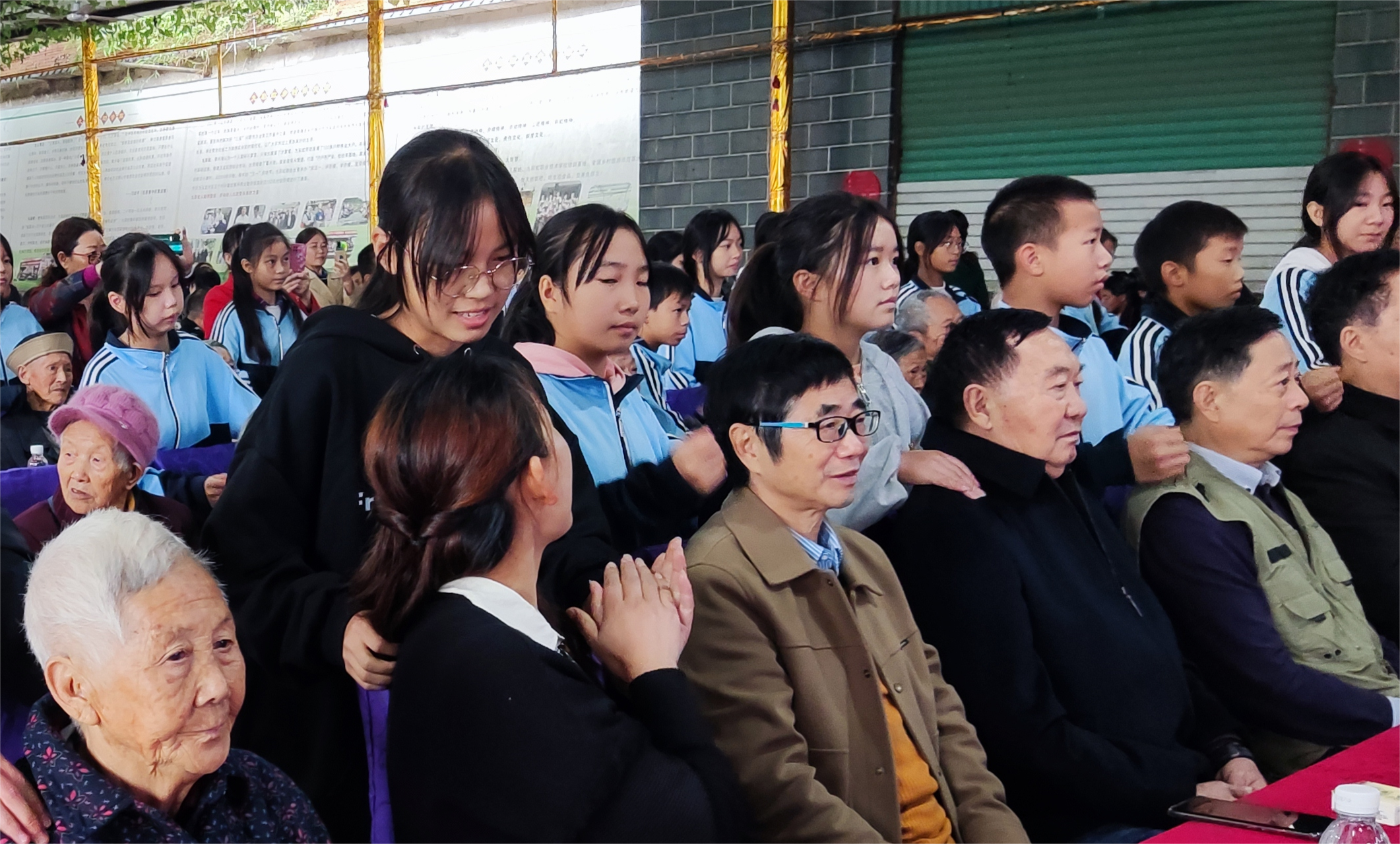 弘扬传统美德    践行孝亲敬老